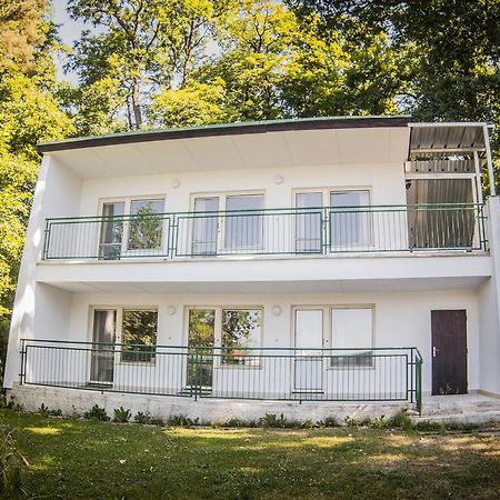 Yacht Club Bezdrev Otel Hluboká nad Vltavou Dış mekan fotoğraf