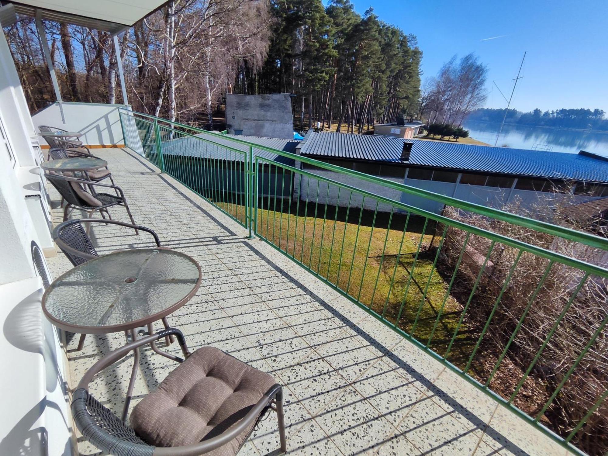 Yacht Club Bezdrev Otel Hluboká nad Vltavou Dış mekan fotoğraf